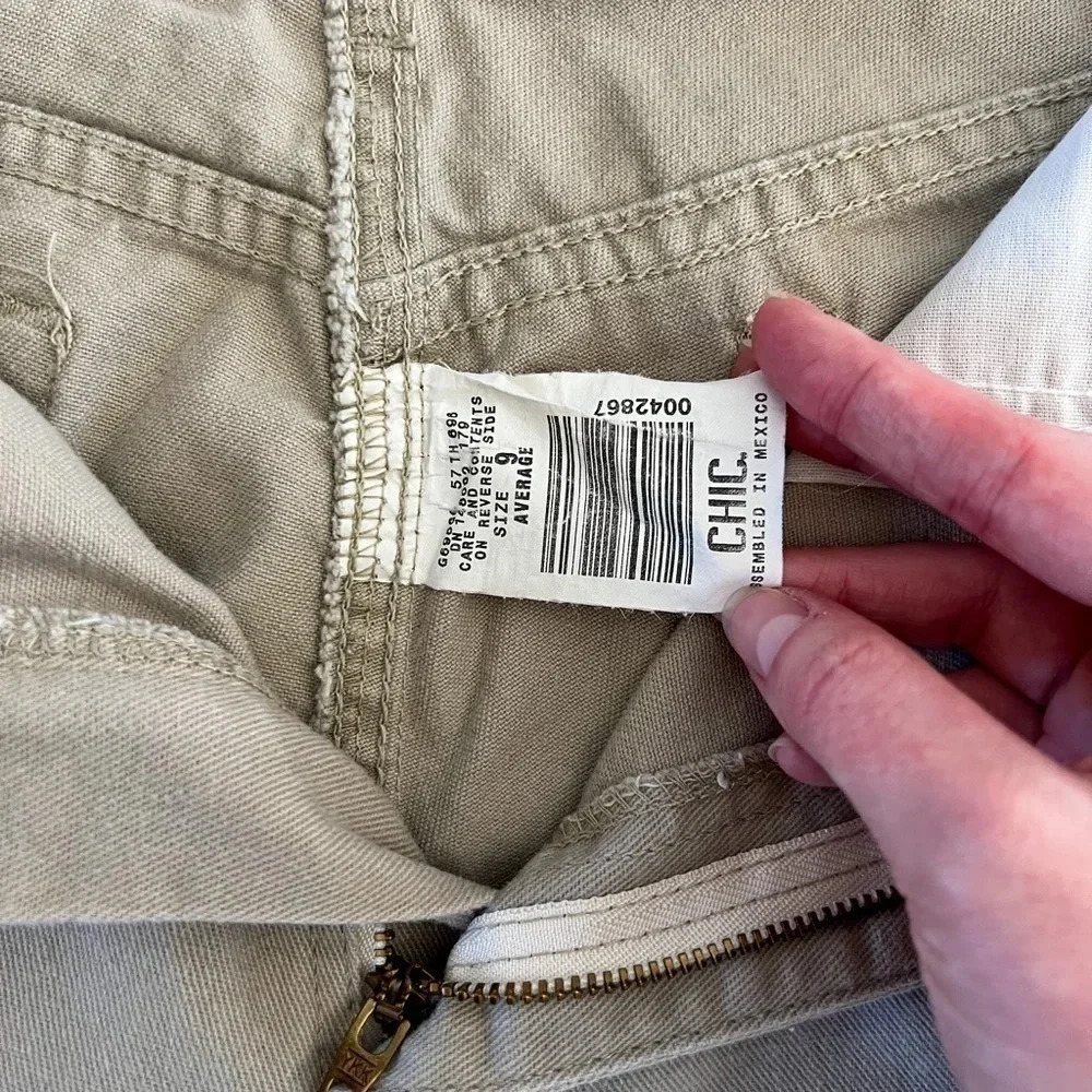 Vintage Chic Tan Shorts - Picture 4 of 5
